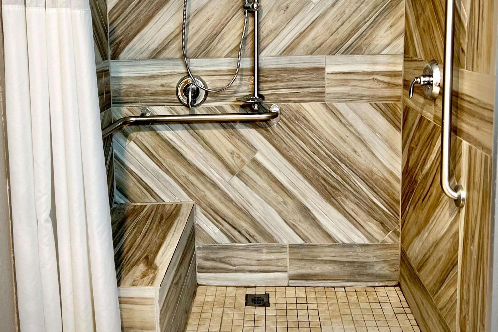 Quality Inn & Suites Wisconsin Dells Downtown - Waterparks Area Zewnętrze zdjęcie